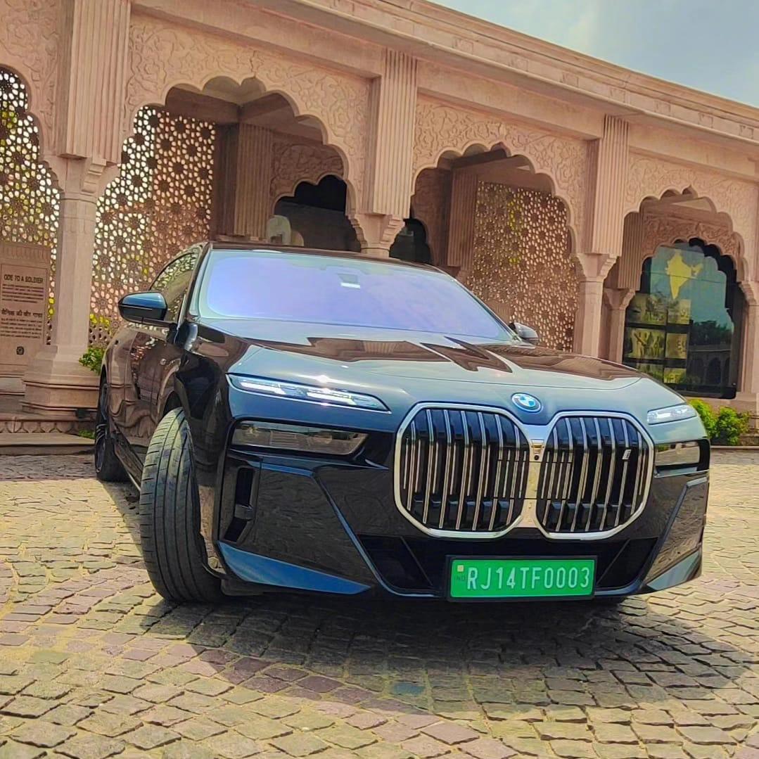 Corporate Car Rental Services in Jaipur: Benefits for Business Travelers with Eliteridejaipur
