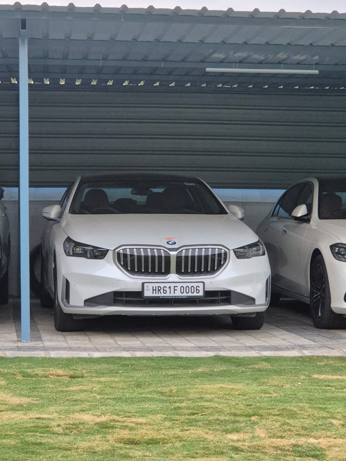 Luxury Car Rental in Jaipur vs Taxi: Which One Is Worth Your Money?