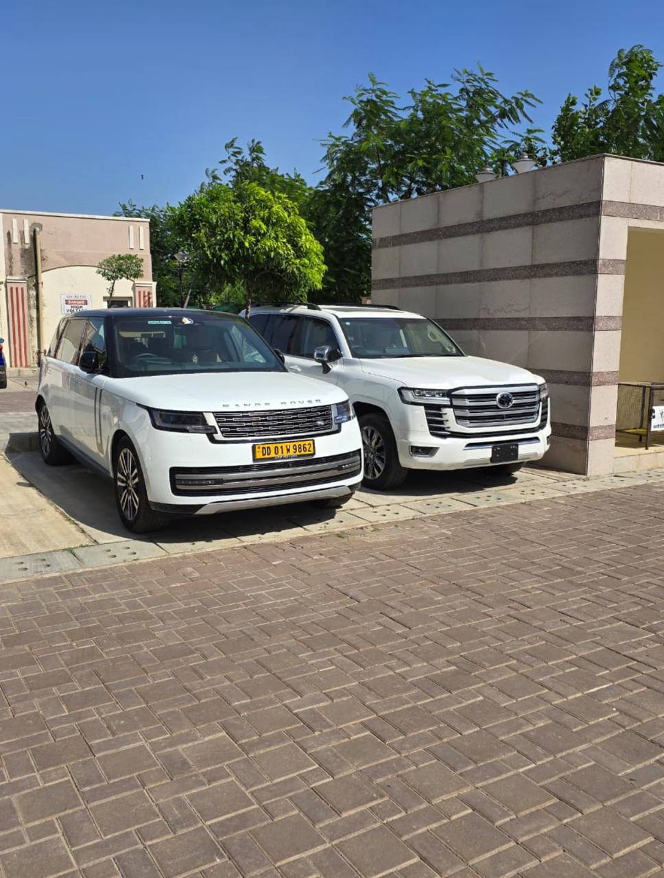Best Luxury Cars for Corporate Executives & Business Meetings in Jaipur