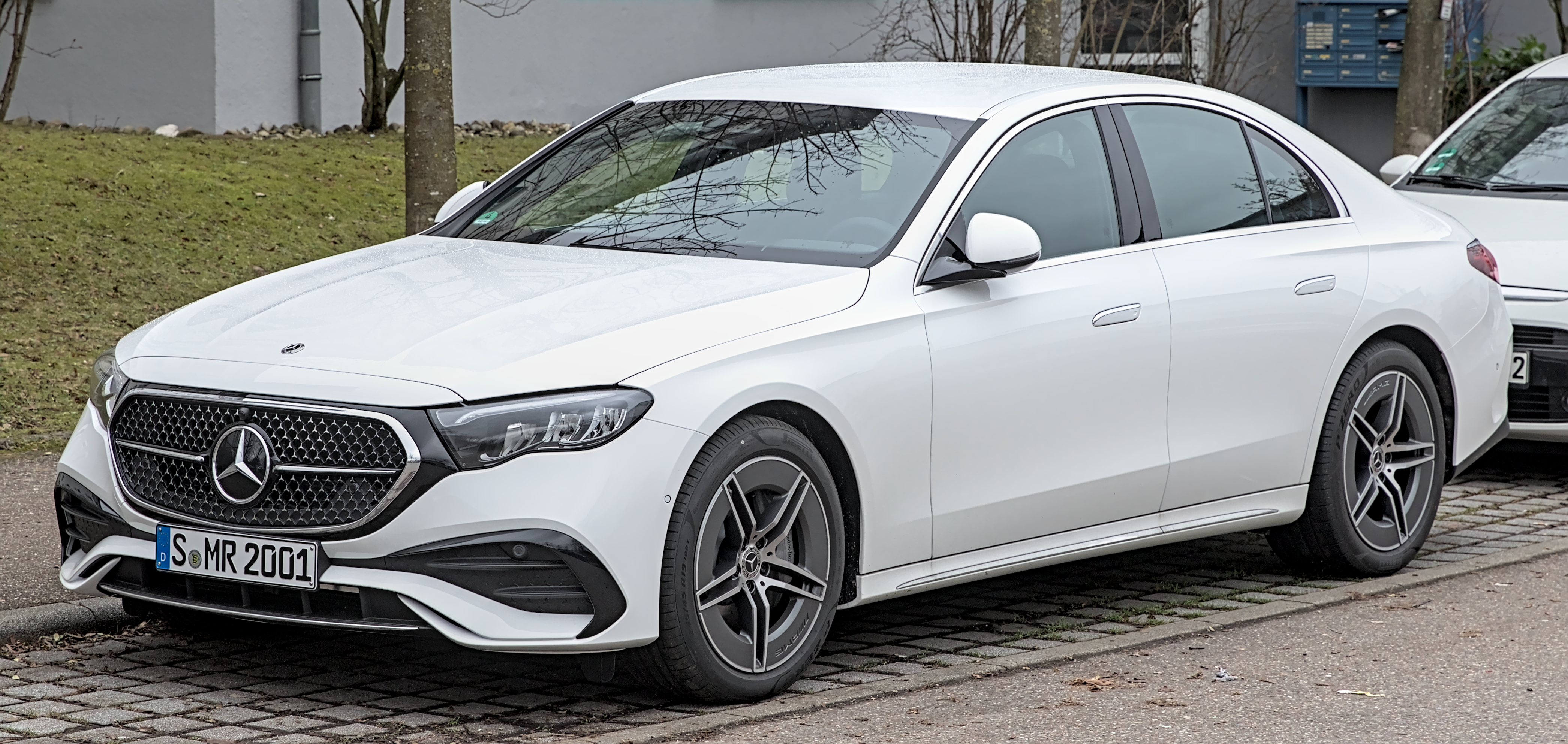 Mercedes E-Class — Mercedes E-class rental Jaipur, Best Mercedes E-class rental Jaipur, Mercedes E-class wedding car rental Jaipur