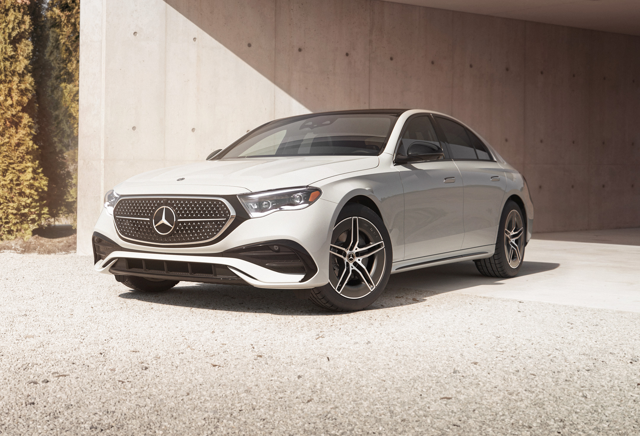 Mercedes E-Class — Mercedes E-class rental Jaipur, Best Mercedes E-class rental Jaipur, Mercedes E-class wedding car rental Jaipur