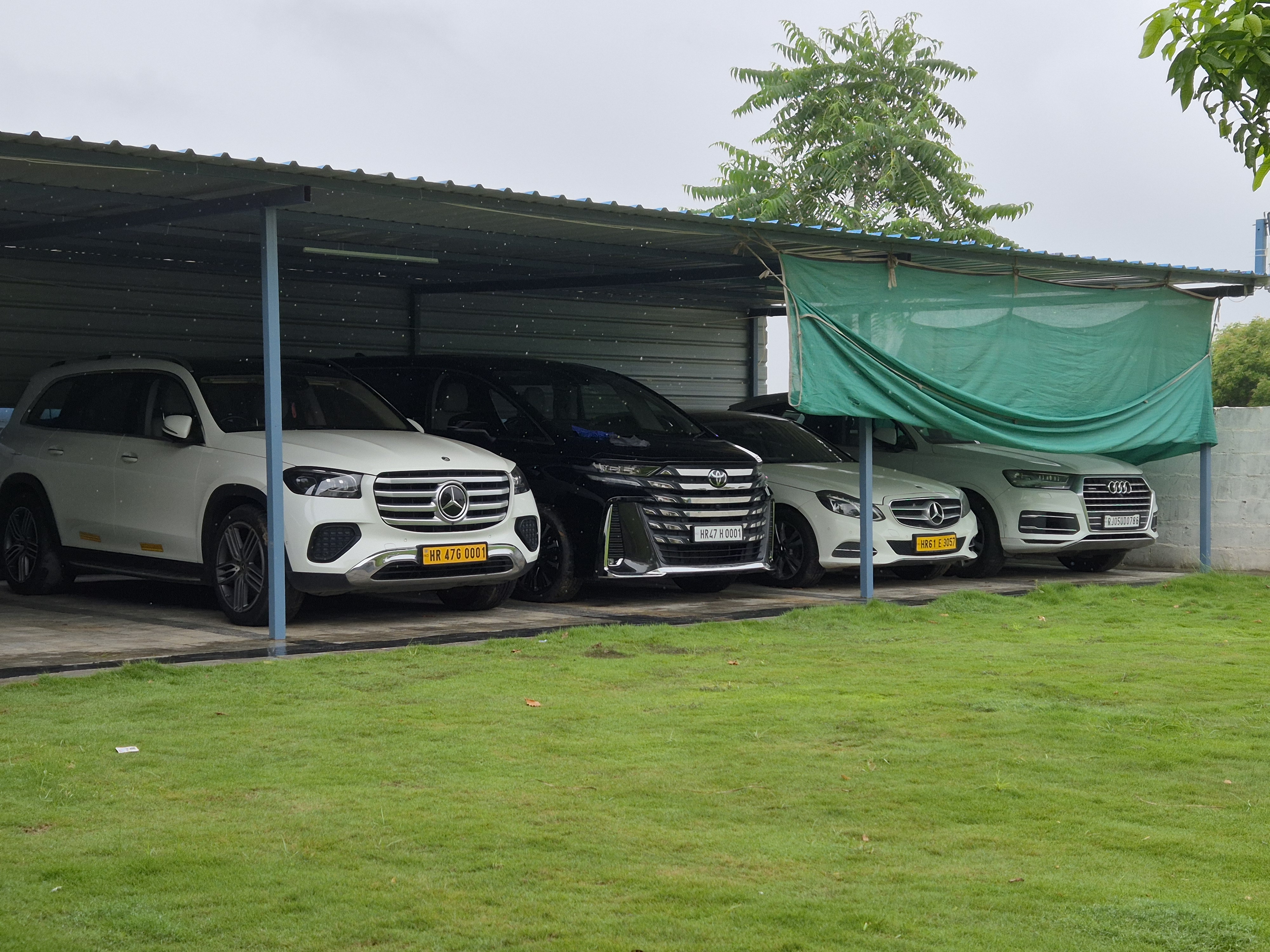 Lamborghini Huracan Evo Spyder — exotic car rental Jaipur, sports car rental Jaipur, high-end sports car rental Jaipur, drive a luxury car in Jaipur
